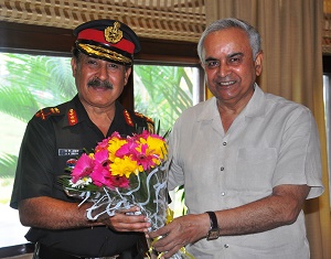 The Governor of Arunachal Pradesh Lt. Gen (Retd) Nirbhay Sharma with Lt. Gen A.K. Ahuja, General Officer Commanding, 4 Corps, Tezpur at Raj Bhawan, Itanagar on 13th October 2014.